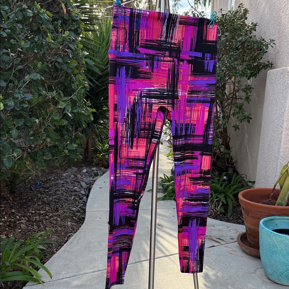 K-DEER Abstract Pink and Black Leggings